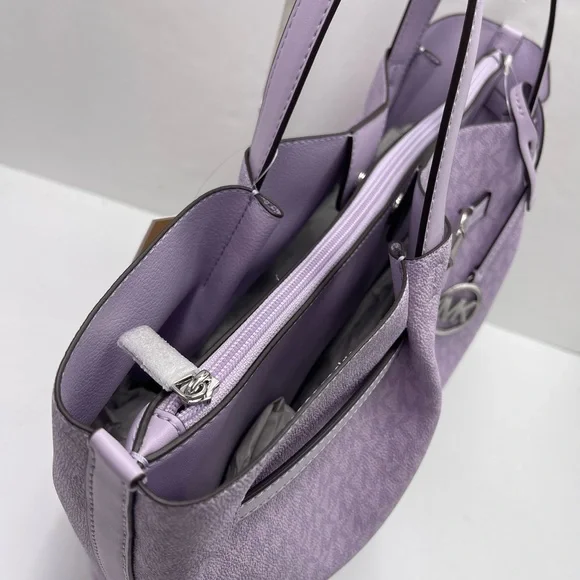 MICHAEL KORS Carson Large Signature Logo CZ Shoulder Tote Bag
Light Quartz
NWT - Picture 11 of 16